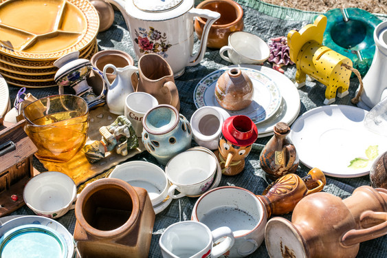 Objets en vente dans un vide-grenier