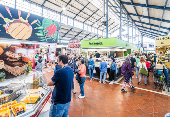 Reportage de TF1 aux Halles concours du plus beau marche de France - Agrandir l'image, fenêtre modale