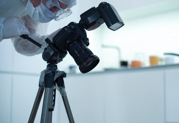 Crime Scene Site Police Photographer Forensic Scientist Murder Collect Evidence - Agrandir l'image, fenêtre modale