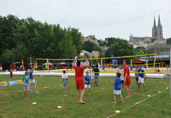 Beach Volley à NiortPlage - Agrandir l'image, fenêtre modale