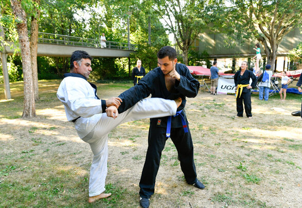 Activites Niort plage a Pre Leroy et Port Boinot Paddle canoe pedalo taekwondo Hapkido boxe jeux pour enfants jeux gonflables - Agrandir l'image, fenêtre modale